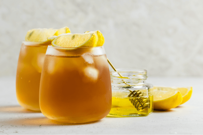 Ginger and honey iced tea, a simple and healthy iced tea recipe for summer.